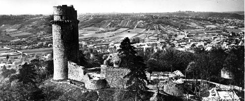 Vue arienne de la tour de Montlhry